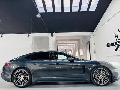 Käytetty Porsche Panamera 4S 440 HP (323 kW) 2018 Musta Sedan