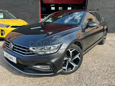 Usado VW Passat R-line 190 CV (139 kW) 2020 Marrón Berlina