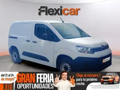 Käytetty Citroën Berlingo Feel 102 HP (75 kW) 2020 Valkoinen Tila-auto