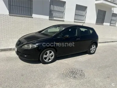 Usado Seat Leon Reference 105 CV (77 kW) 2008 Negro Utilitario