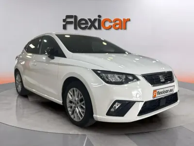 Usado Seat Ibiza FR 110 CV (80 kW) 2023 Blanco Utilitario