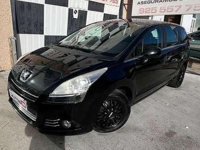 Usado Peugeot 5008 112 CV (82 kW) 2011 Negro Familiar