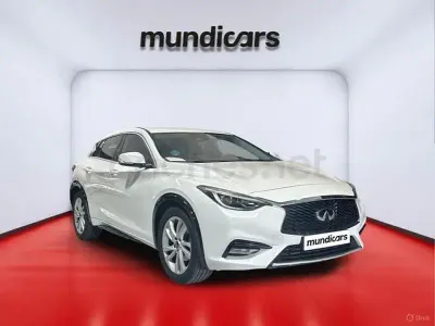 Usado Infiniti Q30 Premium 156 CV (114 kW) 2016 Blanco Berlina