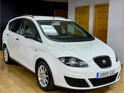 Usado Seat Altea XL 90 CV (66 kW) 2010 Blanco Monovolumen