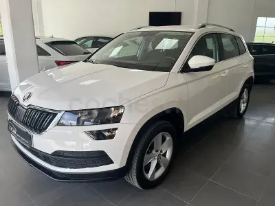 Usado Skoda Karoq Ambition 150 CV (110 kW) 2021 Blanco SUV