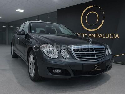Usado Mercedes E200 Avantgarde 136 CV (100 kW) 2008 Gris / plata Familiar