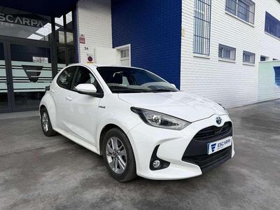 Blanco Usado 2021 Toyota Yaris Hybrid Business Edition Utilitario | 16.790 € (Precio justo)