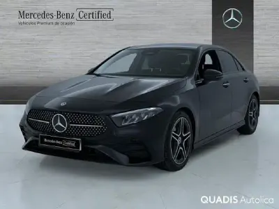 Usado Mercedes A180 136 CV (100 kW) 2025 Negro cosmos