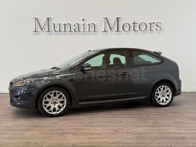 Käytetty Ford Focus Trend 115 HP (84 kW) 2009 Harmaa Sedan