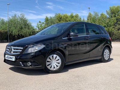 Usado Mercedes B180 109 CV (80 kW) 2012 Negro Monovolumen