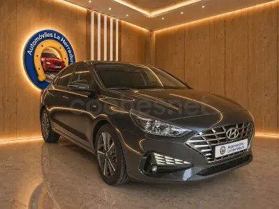 Usado Hyundai i30 N Line 120 CV (88 kW) 2023 Negro Familiar