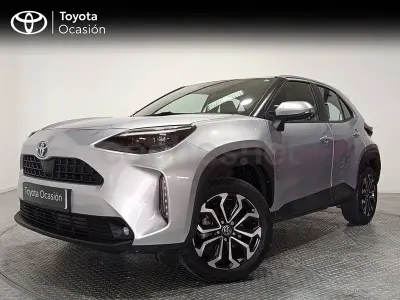 Usado Toyota Yaris Cross Active 116 CV (85 kW) 2022 Gris / plata SUV