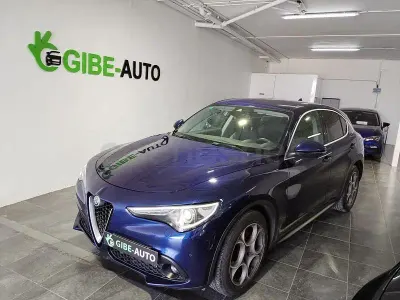 Usado Alfa Romeo Stelvio Executive 180 CV (132 kW) 2018 Azul SUV