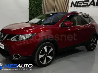Usado Nissan Qashqai N-Connecta 116 CV (85 kW) 2017 Rojo SUV