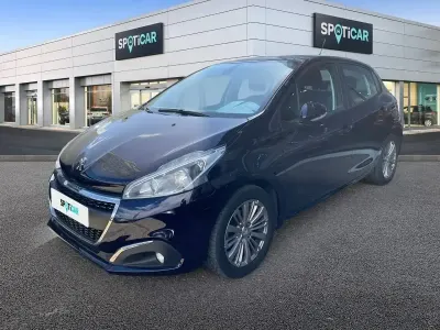 Usado Peugeot 208 Signature Sky 82 CV (60 kW) 2019 Azul Utilitario