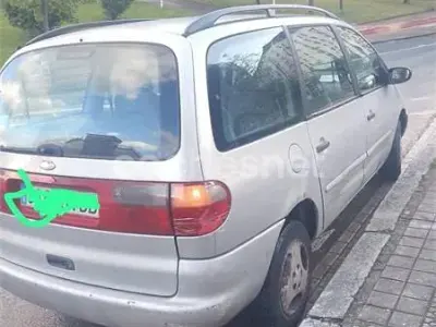 Usado Ford Galaxy 110 CV (80 kW) 1999 Gris / plata Monovolumen