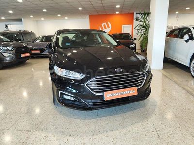 Usado Ford Mondeo Titanium 187 CV (137 kW) 2021 Negro Berlina