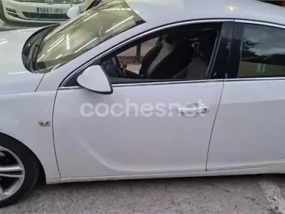 Usado Opel Insignia Sport 130 CV (95 kW) 2010 Blanco Berlina