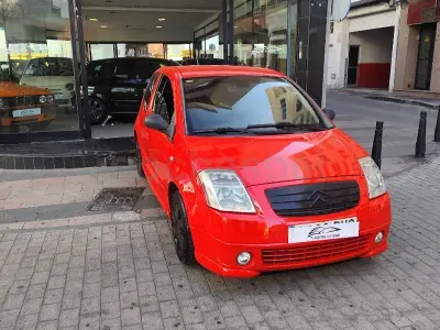 Usado Citroën C2 125 CV (91 kW) 2005 Rojo Utilitario