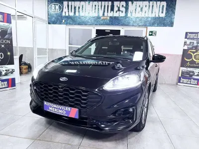 Usado Ford Kuga ST-Line 150 CV (110 kW) 2021 Negro SUV