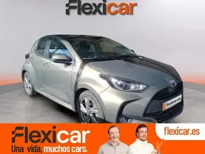 Usado Toyota Yaris Hybrid Active 116 CV (85 kW) 2024 Gris