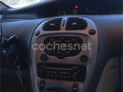 Usado Citroën Xsara Picasso 110 CV (80 kW) 2010 Gris / plata Monovolumen