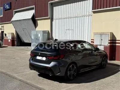Usado BMW 118 M Sport 150 CV (110 kW) 2020 Gris / plata Berlina