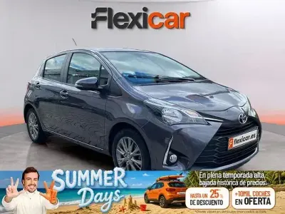 Usado Toyota Yaris Active 69 CV (50 kW) 2019 Gris