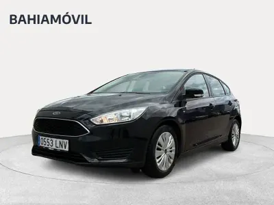 Usado Ford Focus Trend 100 CV (73 kW) 2018 Negro Berlina