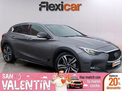 Usado Infiniti Q30 Sport Tech 170 CV (125 kW) 2016 Gris / plata Berlina
