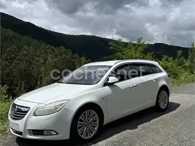Usado Opel Insignia Sport 160 CV (117 kW) 2012 Blanco Familiar
