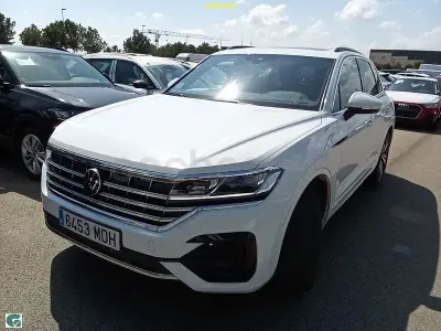 Second-hand VW Touareg R-line 231 CP (169 kW) 2023 Alb SUV