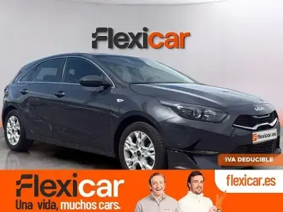 Usado Kia Ceed 136 CV (100 kW) 2023 Gris Utilitario