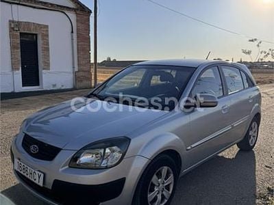 Gris / plata Usado 2011 Kia Rio Active Berlina | 4800 €