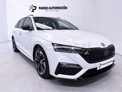 Usado Skoda Octavia RS 200 CV (147 kW) 2023 Blanco Familiar
