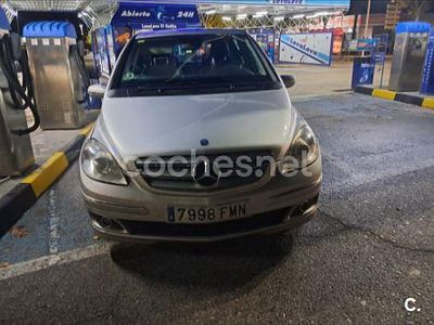 Mercedes B200