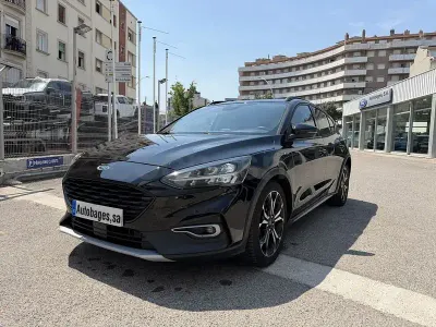 Usado Ford Focus Active 125 CV (91 kW) 2019 Negro Berlina