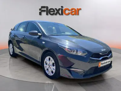 Usado Kia Ceed 136 CV (100 kW) 2023 Gris Utilitario