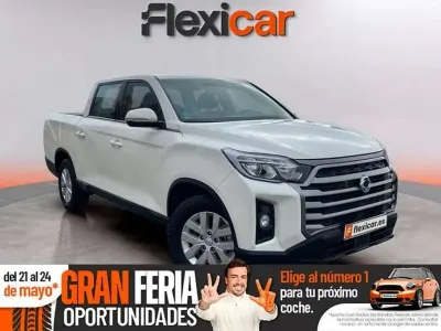 Usado SsangYong Musso 203 CV (149 kW) 2023 Blanco Pickup/Camioneta