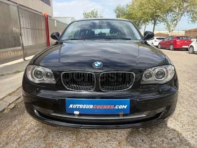 Usado BMW 118 Sport Line 143 CV (105 kW) 2012 Negro Utilitario