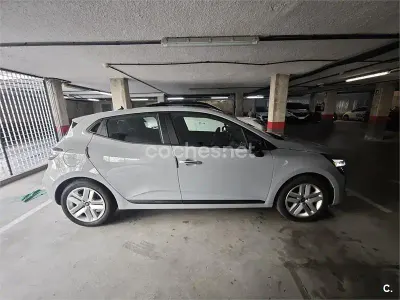 Usado Renault Clio V Techno 143 CV (105 kW) 2024 Gris / plata Berlina