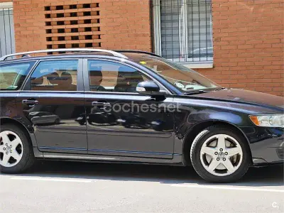 Usado Volvo V50 Momentum 180 CV (132 kW) 2009 Negro Familiar