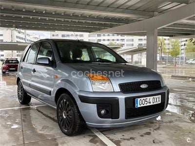 Usado Ford Fusion Trend 80 CV (58 kW) 2006 Gris / plata Utilitario