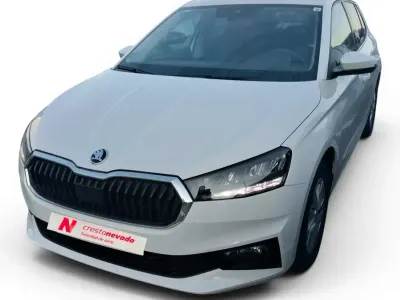 Usado Skoda Fabia Selection 95 CV (69 kW) 2024 Blanco Utilitario