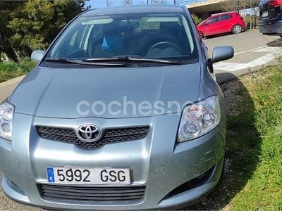 Usado Toyota Auris 90 CV (66 kW) 2009 Gris / plata Utilitario