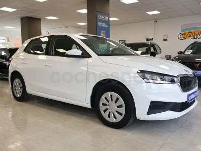 Usado Skoda Fabia Ambition 95 CV (69 kW) 2022 Blanco Utilitario