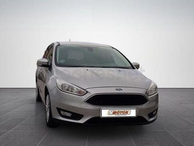 Usado Ford Focus Trend 115 CV (84 kW) 2015 Gris / plata Familiar