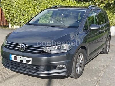Usado VW Touran Advance 150 CV (110 kW) 2019 Gris / plata Monovolumen