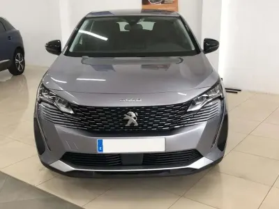 Usado Peugeot 3008 Active 131 CV (96 kW) 2022 Gris SUV