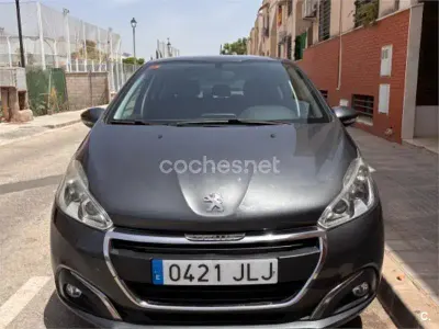 Usado Peugeot 208 Access 82 CV (60 kW) 2016 Gris / plata Utilitario